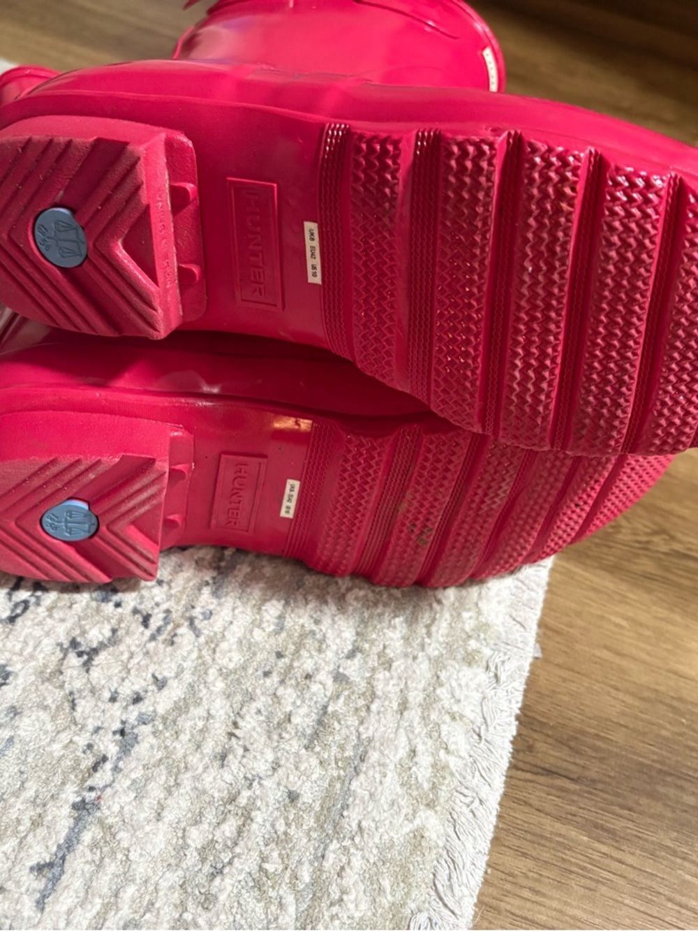 Hunter Gloss Hot Pink Rain Boots - Short - Picture 5 of 5